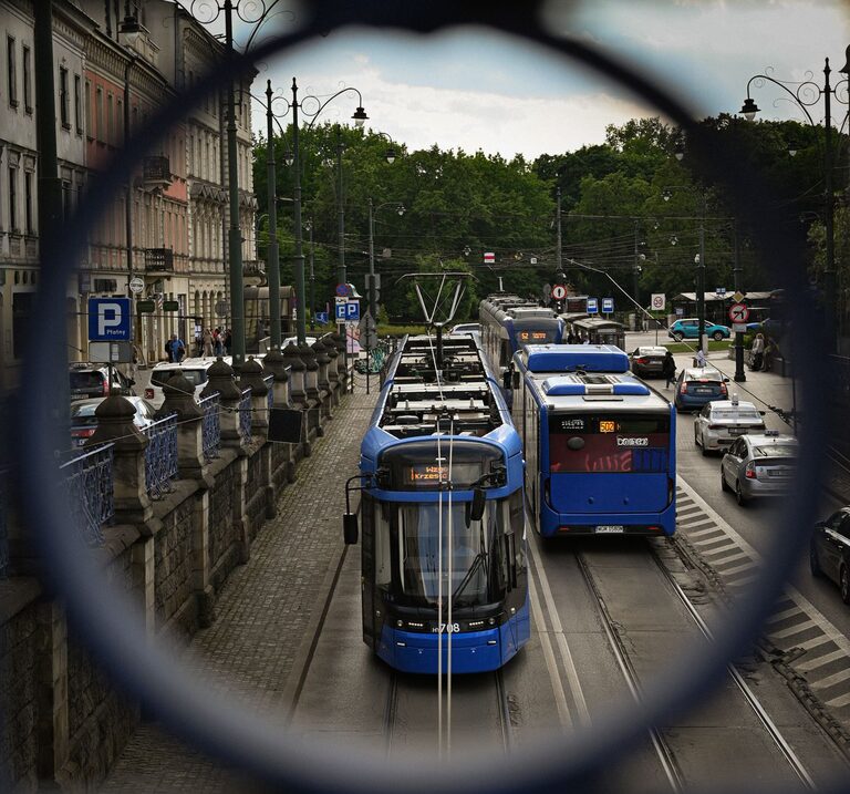 Nowa wystawa fotografii miejskiej w centrum Krakowa